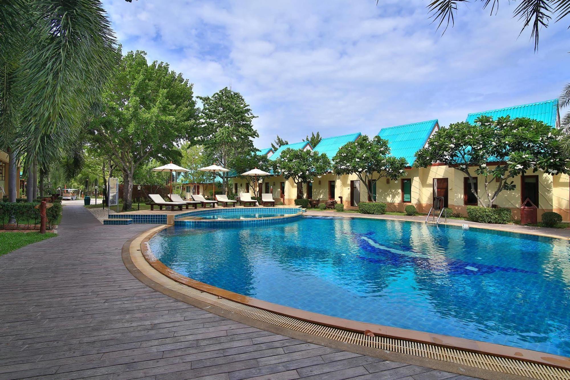 The Green Beach Resort Sam Roi Yot Buitenkant foto